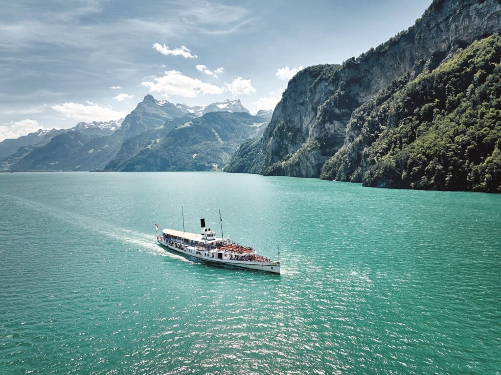 LEGENDS OF LAKE LUCERNE: VIAGEM NO TEMPO DE BARCO A VAPOR